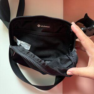 Lululemon Everywhere Belt Bag 1L